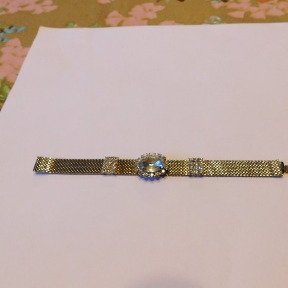 Beautiful Vintage Gold Mesh Rhinestone Bracelet  - 7" - Picture 4 of 4